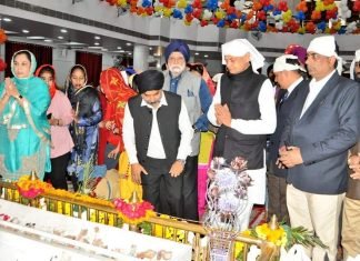 गुरुगोविंद सिंह जयंती पर अशोक गहलोत ने गुरुद्वारा में टेका मत्था