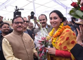 राजकुमारी दिया कुमारी ने तिथि अनुसार धूमधाम से मनाया अपना जन्मदिन,इस अवसर पर newindia खबर उन्हें लोकसभा 19 की एक प्रबल दावेदारी के लिए भी शुभकामनाएं देती हैं।