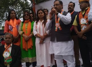 विजय संकल्प तिरंगा बाइक रैली में हज़ारों कार्यकर्ताओं ने हिस्सा लिया