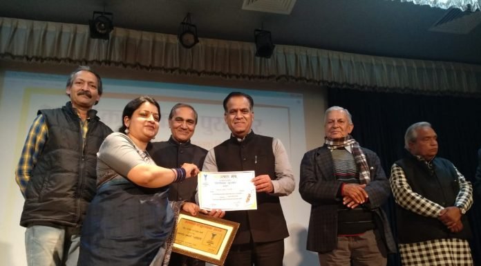 कलमकार पुरस्कार समारोह,साहित्य को बढ़ावा देगी सरकार : विश्वेन्द्र सिंह