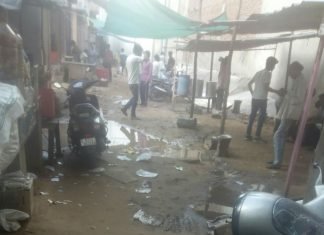 ठेले लगाने वाला ,सट्टे के काले कारोबार से बना करोड़पति,आज भी गन्ने का ठेला लगा रखा है सेठ ने, newindia खबर का हुआ असर,थड़ी मार्किट झूलेलाल चौक में पसरा सन्नाटा,आज नही हुआ सट्टे का धंधा,पुलिस विभाग व एस. एच. ओ. क्षिप्रा पथ को साधुवाद,पर new india खबर की रहेगी नज़र