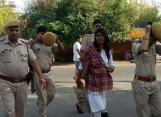 करणी सेना,राजस्थान प्रमुख सुखदेव सिंह गोगामेड़ी द्वारा दुष्कर्म मामले में हुए बयान, किरण शेखावत को लाया गया कड़ी सुरक्षा में,