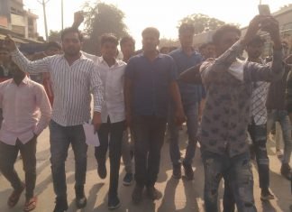 6 वर्षीय स्कूली नाबालिग छात्रा का बलात्कार करके उसकी हत्या कर दी गई जिसके हत्यारों को फांसी देने की मांग को लेकर नरेंद्र मीणा पूर्व छात्रसंघ अध्यक्ष राजकीय महाविद्यालय उनियारा एवं छात्र नेता राकेश मीणा के नेतृत्व में उपखंड उनियारा के तहसीलदार को ज्ञापन दिया