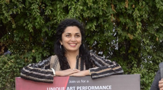 16 दिसंबर, 2019 काे जवाहर कला केंद्र में आयाेजित हाेगा शाे *आई शाइन विद लव एड लाइट* इसके बारे में अनु सिंघवी ने बताया,