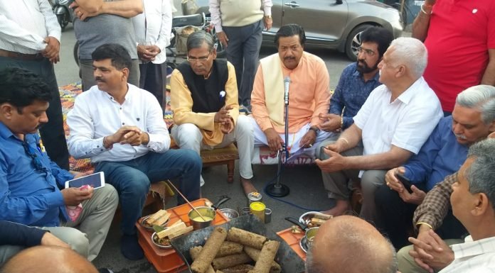 राजापार्क में कोरोना वायरस निवारण हेतू यज्ञ,,