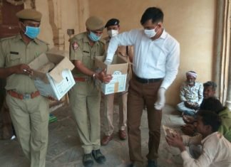 *निराश्रित लोगों को भोजन के पैकेट वितरित किए गए* अतिरिक्त पुलिस आयुक्त व अन्य आला अफसरों के साथ सामाजिक संस्थाएं आईं आगे