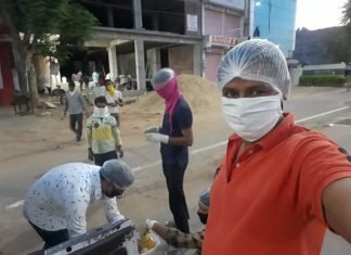 श्री श्याम रसोई के माध्यम से भोजन सामग्री वितरित,विगत 9 दिनों से गिरिराज शरण बेसहारा लोगों को खिला रहे खाना,,