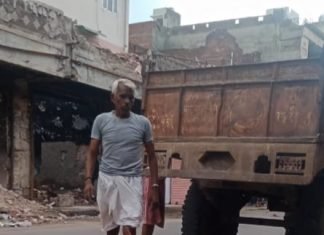 फरवरी में जली इंदिरा बाजार की 6 दुकानों को मूल स्वरूप में लाने के लिए काम शुरू, नगर निगम से 1o लाख का टेंडर पास,इंदिरा बाजार व्यापार मंडल के वरिष्ठ उपाध्यक्ष यशपाल अरोड़ा के नेतृत्व में आज से काम शुरू,,,पर पटाखे की दुकान मालिक की गिरफ्तारी व मुआवजे की माँग जारी,,