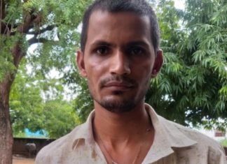 सरियों से मारा गया,, पत्नी की इज्जत तार-तार करने हुई कोशिश ,, एफ आई आर हो चुकी है दर्ज,,1 महीने से ऊपर बीत गया है समय,, पीड़ित राजकुमार उसकी पत्नी रमेश और परिवार को अभी तक नहीं मिला है न्याय,, मंशारामपुरा,सरना डूंगर करधनी थाना क्षेत्र का है मामला,, पीड़ित परिवार के अनुसार चाचा ताऊ हड़पना चाहते हैं इनके हक की जमीन,, पुलिस की तरफ से भी अभी तक नहीँ हुई उचित कार्रवाई ,,,,क्या कोई साठगांठ?