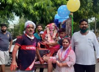 अमृत ग्रुप के फाउंडर समाजसेवी राजन सरदार ने सेक्टर 11 में आज गणेश विसर्जन किया,