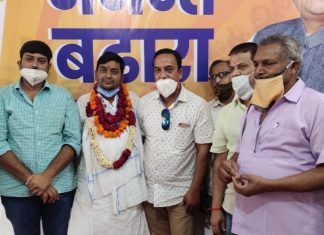 सबके चहेते हैं वार्ड 20 के निर्दलीय प्रत्याशी अनन्त बढारा,,