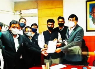 रजिस्ट्रार संस्थाएं कार्यालय को मिनी सचिवालय परिसर में लाने के लिए वकीलों का प्रतिनिधिमंडल ने जयपुर के संभागीय आयुक्त समित शर्मा को दिया ज्ञापन,,