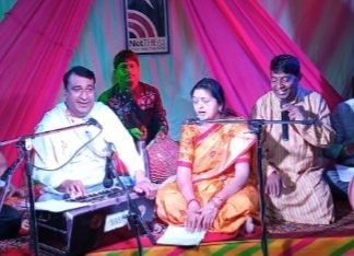 नेट-थियेट पर ब्रज संस्कृति हुई साकार,, केला मैया के भवन में जब आये घुटवन खेले लांगुरिया,,