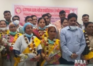 नारी शक्ति के चरण स्पर्श व उनका सम्मान कर राना ने एक अनूठी परम्परा का आगाज किया,, मातृ शक्ति ने भी विजयी भव के उद्घोष के साथ राना को अपनी मांगो के लिए संघर्ष में कन्धे से कन्धा मिलाकर साथ चलने का वादा किया,,