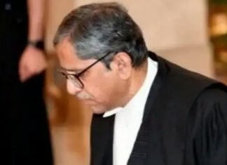 सुप्रीम कोर्ट के 48वें मुख्य न्यायधीश की शपथ ली जस्टिस रमन्ना ने,, जस्टिस रमन्ना का पत्रकार से मुख्य न्यायाधीश तक का सफर विवादों में भी रहा है,,पीपीआई संगठन की ओर से मुख्य न्यायाधीश को बहुत शुभकामनाएं,,,,देश की न्याय व्यवस्था और सुदृढ़ होगी ऐसी कामना करता है,,