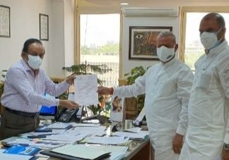 केन्द्र सरकार द्वारा दी जा रही सहायता से गहलोत सरकार जनता को दे राहत – सांसद रामचरण बोहरा,,,,,,जयपुर सांसद पहुंचे दिल्ली ,,लोकसभा अध्यक्ष ओम बिरला और केंन्द्रीय स्वास्थ्य मंत्री डॉ हर्षवर्धन से की मुलाकात,, कोरोना आपदा प्रबंधन, रेमेडिसिवर इंजेक्शन सहित चिकित्सा उपकरणं एव ससाधनों को लेकर की विस्तृत चर्चा,,,,