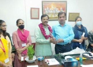 ख्वाजा गरीब नवाज़ दरगाह कमेटी अजमेर, अल्पसंख्यक मंत्रालय, भारत सरकार ,के डिप्टी चेयरमैन, मुनव्वर खान का दी राज लक्ष्मी महिला अर्बन को ऑपरेटिव बैंक के सी ई ओ मोहम्मद इकबाल खान ने किया स्वागत,