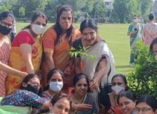 नवउत्थान ट्रस्ट ने सिरसी रोड पर किया पौधारोपण,,