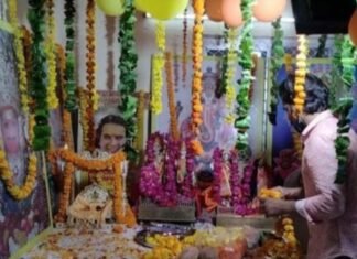 स्वेज फार्म में कृष्ण जन्मोत्सव उत्सव हर्षोल्लास से मनाया,,