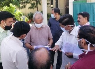 टीबी हॉस्पिटल जयपुर में पांचवें दिन तीनों पारियों में कार्य बहिष्कार जारी , चिकित्सा मंत्री से मिला प्रतिनिधिमंडल,,