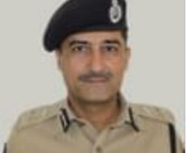 उत्तराखंड केदारनाथ से गिरफ्तार बत्ती लाल व शिवा चकेरी ने उगले राज,, बताया कि उन्हे रीट 2021 की परीक्षा का पेपर पृथ्वीराज मीना, रवि पागड़ी तथा रवि जीनापुर ने उपलब्ध करवाया, तीनों को एसओजी ने आगरा से किया गिरफ्तार,, इन पांचों अभियुक्तों की गिरफ्तारी से पेपर लीक प्रकरण में अहम जानकारियां मिलने की है संभावना,, अब तक 19 गिरफ्तार,,