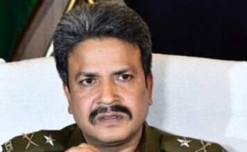 अजय यादव हत्याकाण्ड,, शूटर मुकेश यादव हिस्ट्रीशीटर कल कर चुका आत्महत्या,,दो मुख्य शूटर गिरफ्तार,, जानें पुलिस की गठित विशेष टीम व 21 सितम्बर से अब तक के घटनाक्रम की पूरी दास्ताँ,