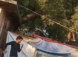 अब पर्दे के पीछे होने लगा है खेल,, घाट गेट बस स्टैंड पर सट्टा-जुआ फिर शुरू,, न्यू इंडिया खबर हर पर्दे के पीछे का राज खोलता रहेगा,,