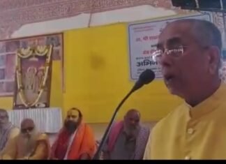 श्री राधा गोविंद मंदिर प्रांगण में महंत, पुजारियों ने दिखाई एकजुटता,, उठाई एकता बनाए रखने की मांग,,