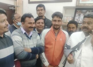 विद्युत तकनीकी कर्मचारी एसोसिएशन ने ऊर्जा मंत्री को सौंपा ज्ञापन,,