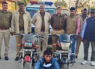 पुलिस थाना शास्त्री नगर ने कार्यवाही करते हुए शातिर दुपहिया वाहन चोरों को दो मोटरसाइकिल के साथ किया गिरफ्तार,, स्मैक का नशा करने के लिए करते थे चोरी,,