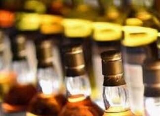 शराब ठेके पर लूट का मात्र 6 घंटों में खुलासा: चार आरोपी गिरफ्तार, जयपुर में वाईफाई के काम के दौरान हुई मुलाकात,, जयपुर से टैक्सी कर रणथम्भौर घूमते हुए बूंदी पहुंचे, शराब ठेके पर 500-500 के नोट की गड्डी देख लूट की वारदात की,,