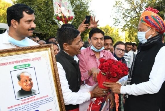 कर्मचारी हितेषी बजट प्रस्तुत करने पर नर्सेज एसोसिएशन एकीकृत ने किया मुख्यमंत्री का अभिनंदन, नर्सेज़ की लंबित समस्याओं के समाधान की भी मांग की,