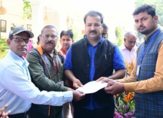 खाद्य आपूर्ति मंत्री प्रताप सिंह खचारियावास को सौंपा मांग पत्र,, पीपीआई का पत्रकार हितों के लिए मांग पत्र सौंपने का अभियान रहेगा जारी,,