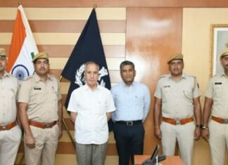 डीजीपी ने आतंकियों को पकडने वाले पुलिस कर्मियों को दी बधाई,,,