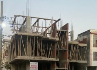 आवासीय कॉलोनी में व्यवसायिक निर्माण का एक और मामला सामने आया है, प्लॉट नंबर 97 हीरानगर A, 200 फीट बाईपास,वार्ड नंबर 20, जोन 7,, बार-बार शिकायत करने के बावजूद भी जेडीए ने आंखें मूंद ली है,,