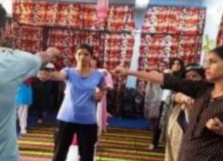 शास्त्री नगर थाने में सुरक्षा सखियों ने निर्भया मास्टर ट्रेनर से आत्मरक्षा की बारीकियां सीखी,, साथ ही शास्त्री नगर थाना ने कार्रवाई करते हुए 15 बाल श्रमिक मुक्त करवाए,,