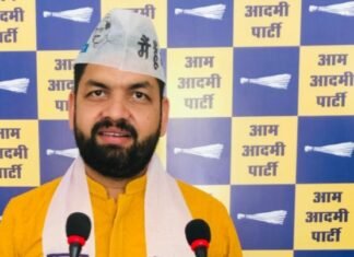 राजस्थान का युवा,बच्चे नशे कि गिरफ्त में,, हर गली नुक्कड़ पर नशे के कारोबारी, आप ने उठाया सवाल, राजस्थान के युवाओं को नशे से बचाने को आप आयी आगे , आप ने कहा राजस्थान के युवाओं का भविष्य बचाएं, सरकार राजस्थान के हर कोने में अच्छे स्कूल,क्लीनिक नहीं पर नशा उपलब्ध