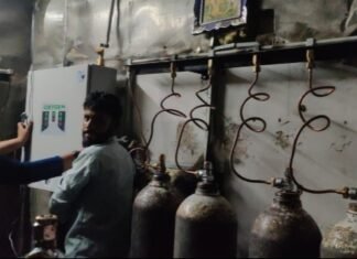 गणगौरी अस्पताल में केबिनेट मंत्री डॉ महेश जोशी व अस्पताल के डॉक्टर हर्षवर्धन की समझदारी से बड़ा हादसा टला, ठेकेदार मै.दीपक एंटरप्राइजेज की लापरवाही साफ नजर आई,,