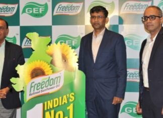 फ्रीडम रिफाइंड सूरजमुखी तेल नंबर 1* सूरजमुखी तेल श्रेणी में भारत में एक ब्रांड,,