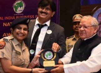 राजस्थान के राज्यपाल कलराज मिश्र ने किया सुनीता मीना अतिरिक्त पुलिस उपायुक्त एवं नोडल अधिकारी निर्भया स्क्वायड को सम्मानित,,