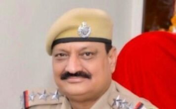गुरुवार देर रात रेप का आरोपी पुलिस का सीआई कंवर पाल सिंह हुआ गिरफ्तार, करणी विहार थाने की कार्यवाही,,, Newindia खबर ने 2019 से के.पी. सिंह की लगातार खबरें लगाकर आला अफसरों को सूचित करता रहा है,, न्याय में देर है अंधेर नही,