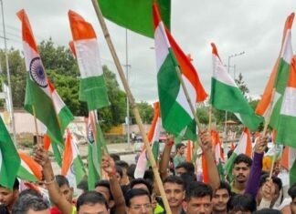 वार्ड पार्षद प्रदीप तिवारी के नेतृत्व में निकली,, “आजादी गौरव यात्रा”