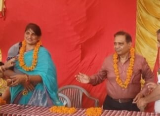 संकल्प फाउंडेशन द्वारा स्वतंत्रता दिवस पर पाठ्य सामग्री वितरित की गई,,