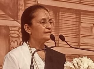 गृहस्थ धर्म सर्वश्रेष्ठ धर्म – चैतन्य मीरा, श्रीमद्भागवत कथा वाचन,,