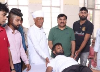 राजस्थान के पूर्व उपमुख्यमंत्री ,पूर्व प्रदेश कांग्रेस अध्यक्ष सचिन पायलट के जन्मदिन पर रक्तवीरो ने किया रक्तदान,, चाकसू विधायक वेद प्रकाश सोलंकी और कैबिनेट मंत्री हेमाराम चौधरी के अलावा अन्य कांग्रेसी नेता रहे उपस्थित,,