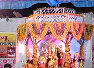 विजय चौक प्रांगण में हुआ भक्ति जागरण, भगवती जागरण में उमड़ी श्रद्धालुओं की भीड़, सजा मां का दरबार,