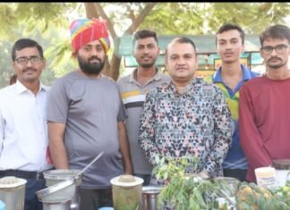 जूस बेचने वाला भवानी सिंह भाटी बना पीटीआई, 20 बार फेल होकर भी नहीं मानी हार, जूस का ठेला लगाने वाला बना लाखों परीक्षार्थियों के लिए मिसाल,, उत्कर्ष के ऑनलाइन स्टूडेंट ने पेश की मिसाल; जूस का ठेला लगाते हुए बना शारीरिक शिक्षक,,