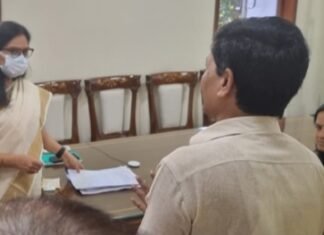 नर्सेज़ ने चिकित्सा मंत्री, मुख्य सचिव,प्रमुख शासन सहित सभी विभागीय प्रशासनिक अधिकारियों को सौंपा 11 सूत्रीय मांगों का ज्ञापन, 8दिसंबर के बाद राज्य भर में विरोध प्रदर्शनों एवम कार्य बहिष्कार का अल्टीमेटम,,