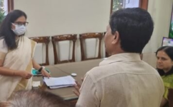 नर्सेज़ ने चिकित्सा मंत्री, मुख्य सचिव,प्रमुख शासन सहित सभी विभागीय प्रशासनिक अधिकारियों को सौंपा 11 सूत्रीय मांगों का ज्ञापन, 8दिसंबर के बाद राज्य भर में विरोध प्रदर्शनों एवम कार्य बहिष्कार का अल्टीमेटम,,