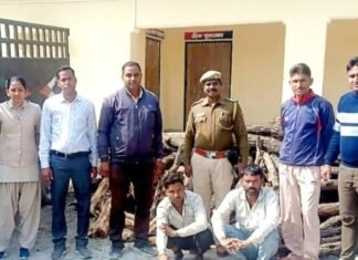3540 किलोग्राम अवैध खैर की लकड़ी सहित लोडिंग टेंपो जब्त, पांच गिरफ्तार,,